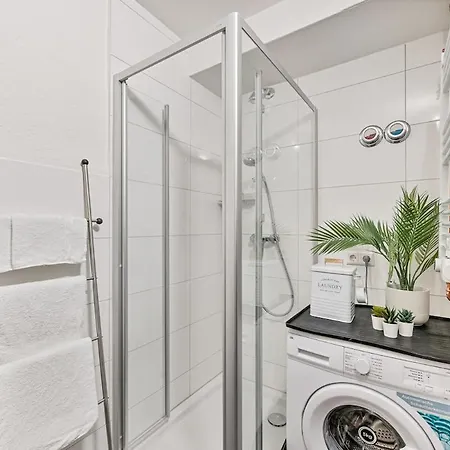 Black Forest Flower شقة *