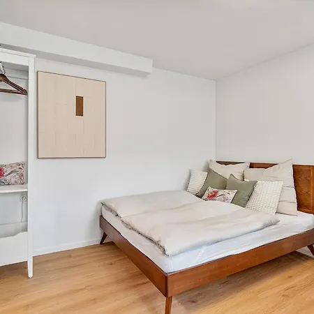 شقة Black Forest Flower